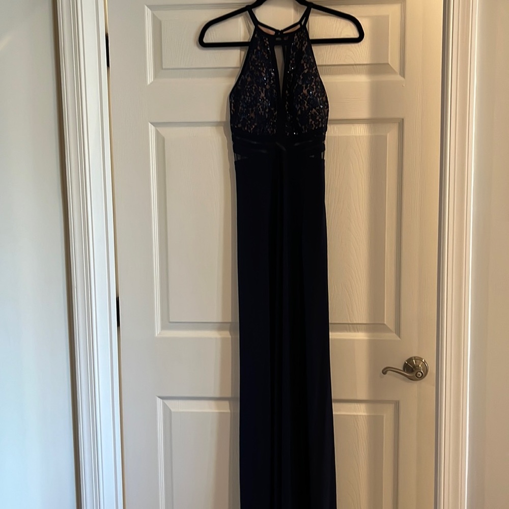 Formal Dress - Picture 2 of 5